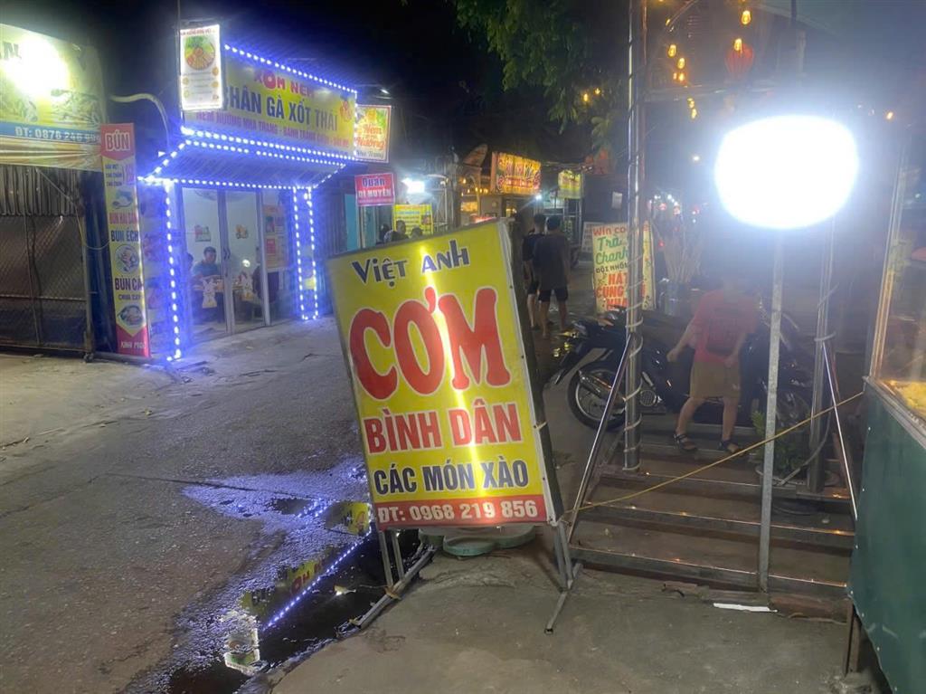 SANG NHƯỢNG QUÁN CƠM BÌNH DÂN – GẦN KTX ĐH CÔNG NGHIỆP HÀ NỘI