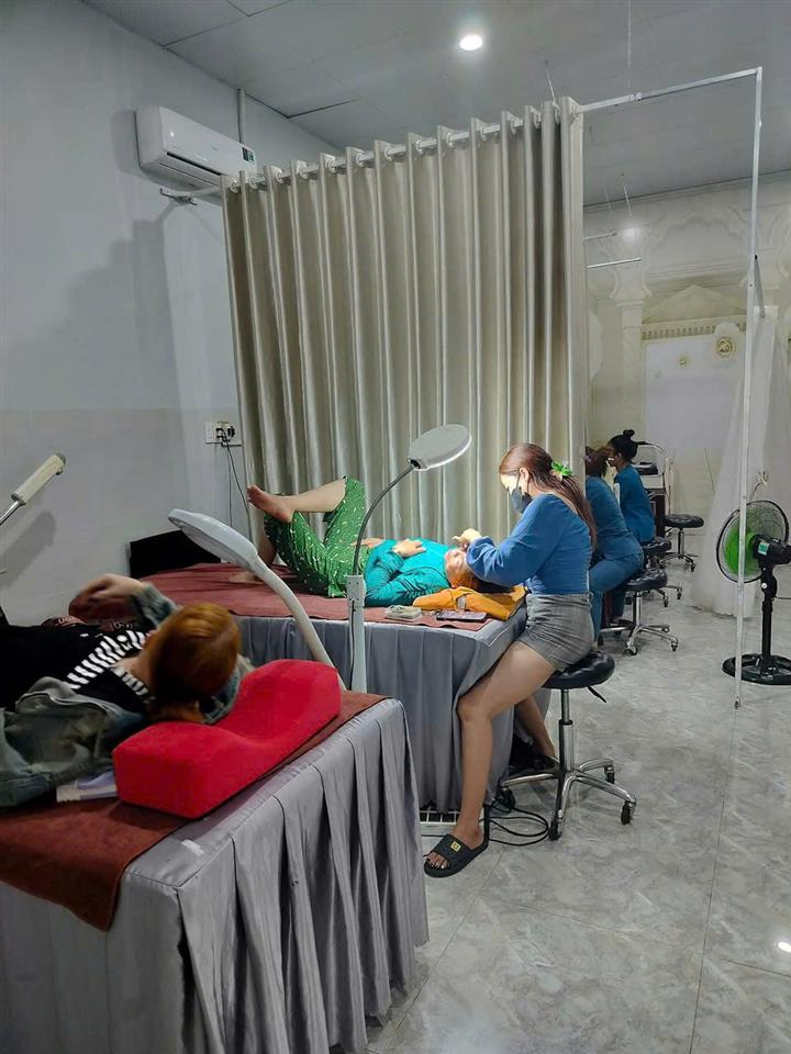 SANG NHƯỢNG TIỆM NAIL – MI – CHĂM SÓC DA – GỘI ĐẦU DƯỠNG SINH HOẠT ĐỘNG 8 NĂM TP BẾN CÁT,