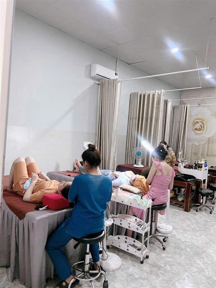 SANG NHƯỢNG TIỆM NAIL – MI – CHĂM SÓC DA – GỘI ĐẦU DƯỠNG SINH HOẠT ĐỘNG 8 NĂM TP BẾN CÁT,