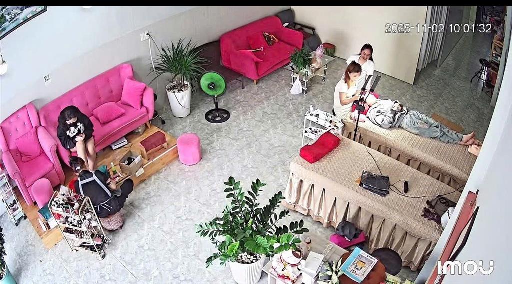 SANG NHƯỢNG TIỆM NAIL – MI – CHĂM SÓC DA – GỘI ĐẦU DƯỠNG SINH HOẠT ĐỘNG 8 NĂM TP BẾN CÁT,