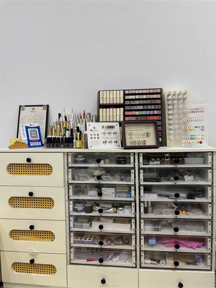 SANG NHƯỢNG TIỆM NAIL ĐANG HOẠT ĐỘNG – AN THƯỢNG 37, ĐÀ NẴNG