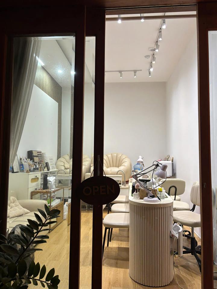 SANG NHƯỢNG TIỆM NAIL ĐANG HOẠT ĐỘNG – AN THƯỢNG 37, ĐÀ NẴNG