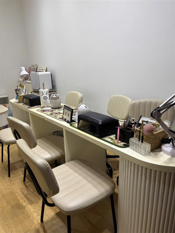 SANG NHƯỢNG TIỆM NAIL ĐANG HOẠT ĐỘNG – AN THƯỢNG 37, ĐÀ NẴNG