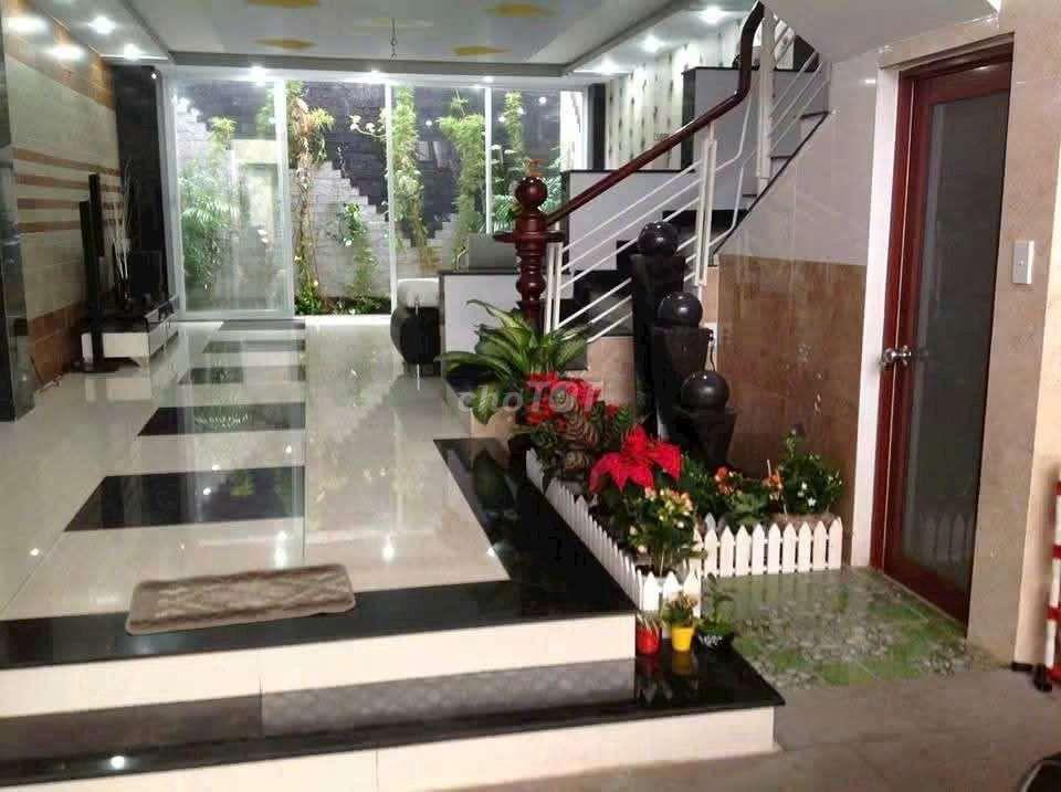 NHÀ MỚI FULL NỘI THẤT ,4PN, 5 WC SÁT PHÚ MỸ HƯNG