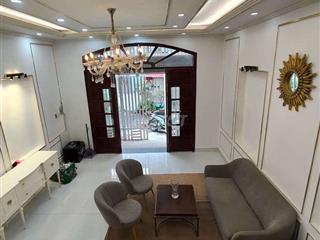 NHÀ MỚI NHƯ HÌNH SÁT PHÚ MỸ HƯNG