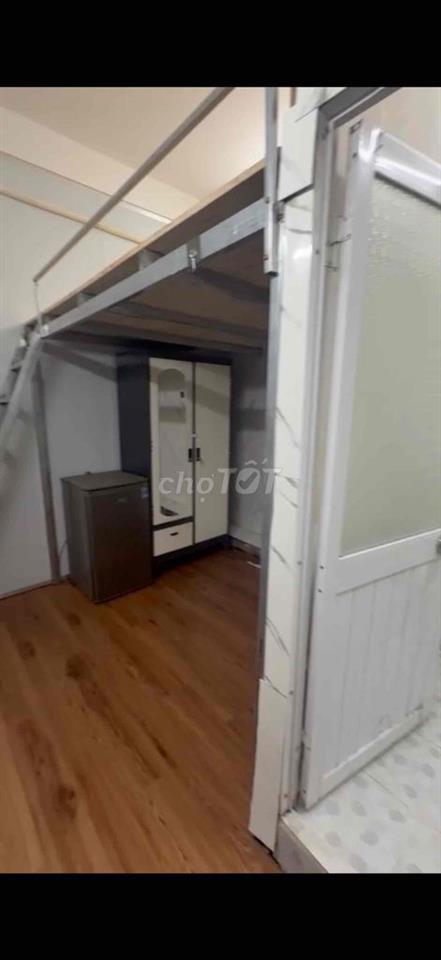 phòng full nội thất có gác máy giặt free ở được 2 3 ngừoi !