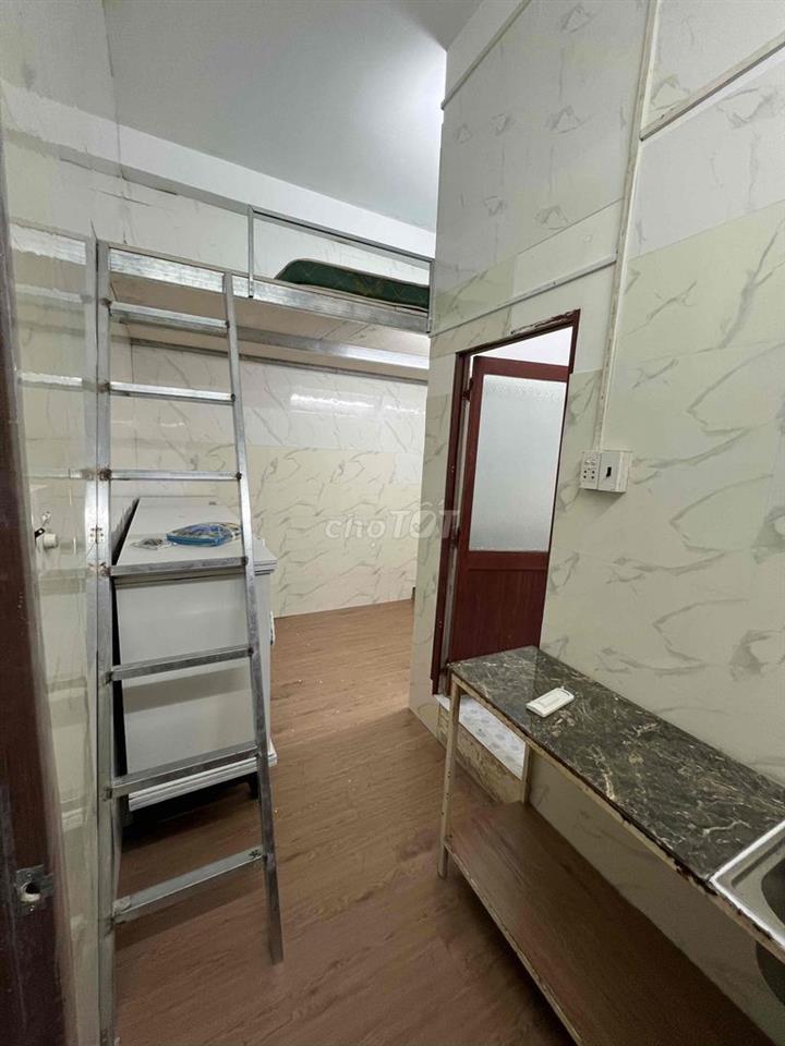 phòng full nội thất có gác ở được 3 ngừoi
