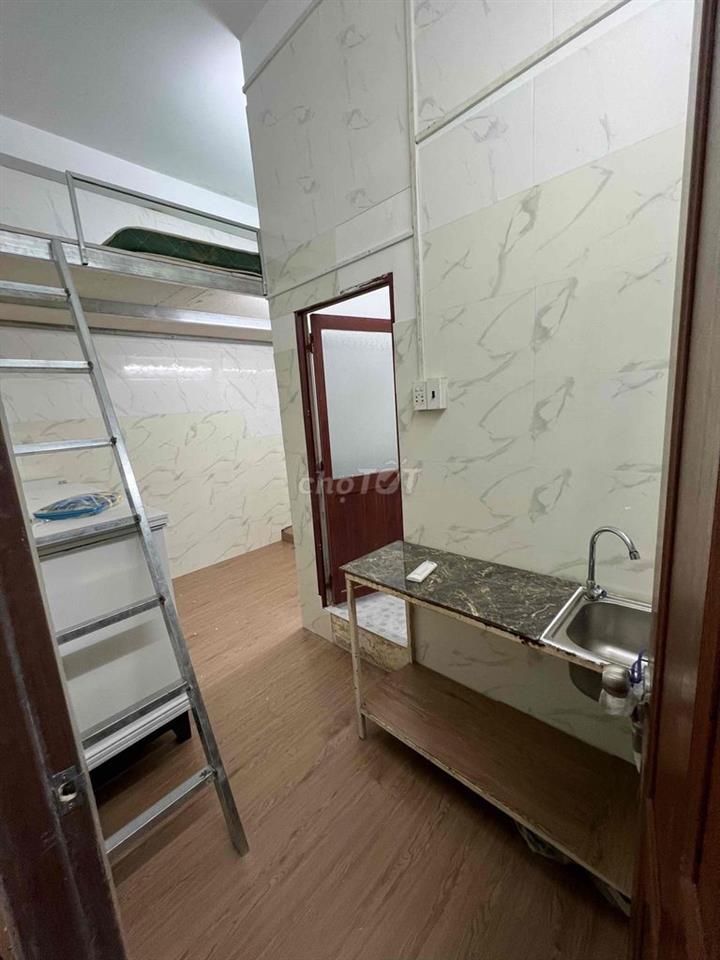 phòng full nội thất có gác ở được 3 ngừoi