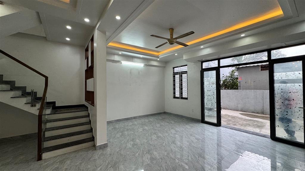 3 TẦNG-NGÕ ÔTÔ ĐỖ CỬA-3 NGỦ KHÉP KÍN - 2,35đ