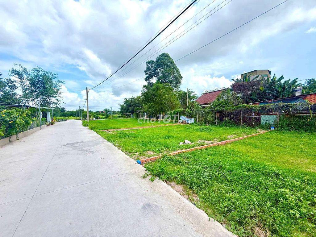 gấp , nhanh 100m2 (5x19m) ở Trung Tâm Thị Trấn Củ Chi sổ sẵn 900 triệu