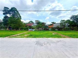 gấp , nhanh 100m2 (5x19m) ở Trung Tâm Thị Trấn Củ Chi sổ sẵn 900 triệu