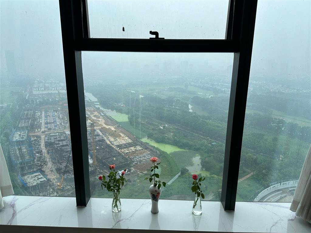 Bán căn hộ 2PN Sunshine City 85.6m²  Tầng cao  View Công viên 66ha Ciputra  Sổ đỏ