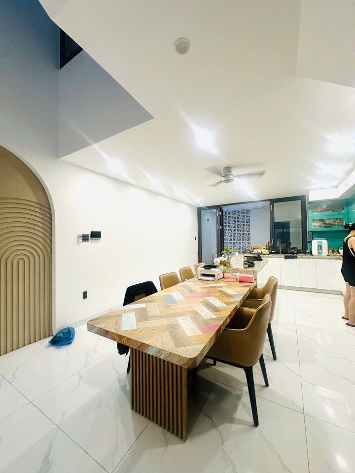 BÁN NHÀ MẶT TIỀN 3 TẦNG ĐẸP, KIÊN CỐ, HIỆN ĐẠI - Ở NGAY 