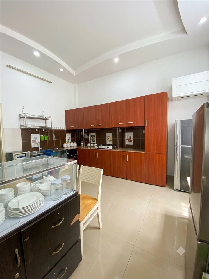 [DB143*] Nhà hẻm ô tô thông gần Chợ Lạc Quang, 8.x tỷ