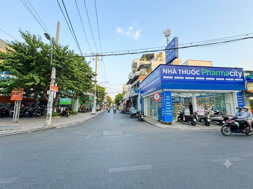 [DP132*] Nhà đẹp vuông vức gần CV Cây Sộp Đông Hưng Thuận 3.x tỷ