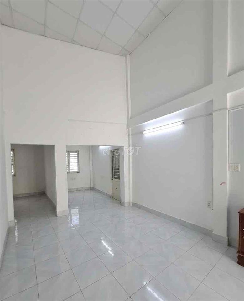 Gấp Bán Nhà Tạ Quang Bửu Quận 8, DT 93m², Ngang khủng gần 8m, Giá 5 tỷ