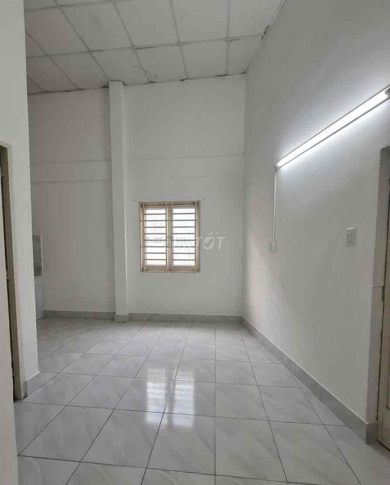 Gấp Bán Nhà Tạ Quang Bửu Quận 8, DT 93m², Ngang khủng gần 8m, Giá 5 tỷ