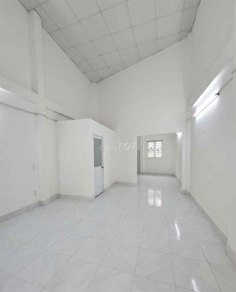 Gấp Bán Nhà Tạ Quang Bửu Quận 8, DT 93m², Ngang khủng gần 8m, Giá 5 tỷ