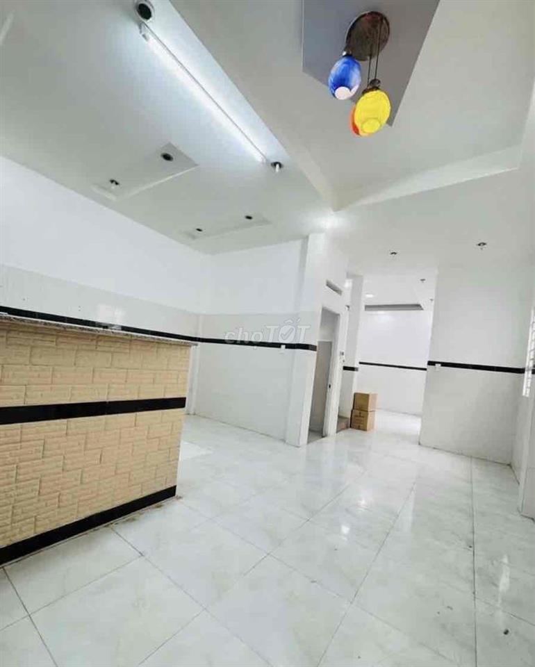 Rẻ bất ngờ, Bán nhà Bùi Minh Trực Quận 8, 5x11 - 1 lầu, Giá chỉ 4 tỷ x
