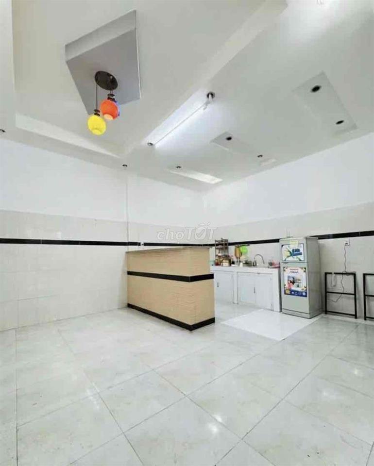 Rẻ bất ngờ, Bán nhà Bùi Minh Trực Quận 8, 5x11 - 1 lầu, Giá chỉ 4 tỷ x