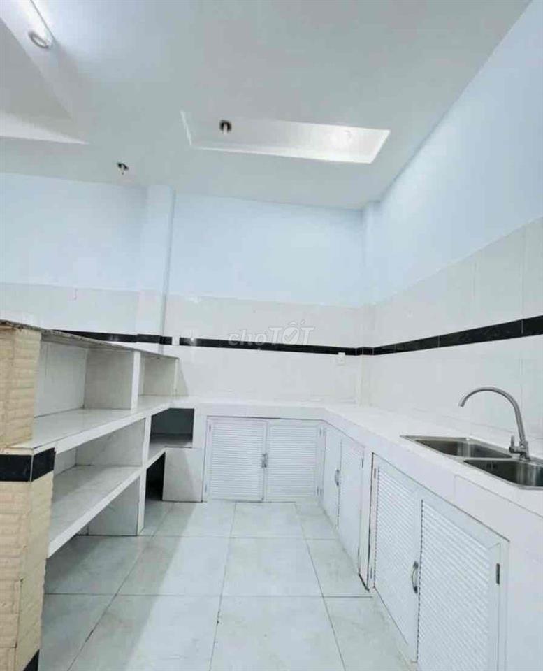 Rẻ bất ngờ, Bán nhà Bùi Minh Trực Quận 8, 5x11 - 1 lầu, Giá chỉ 4 tỷ x