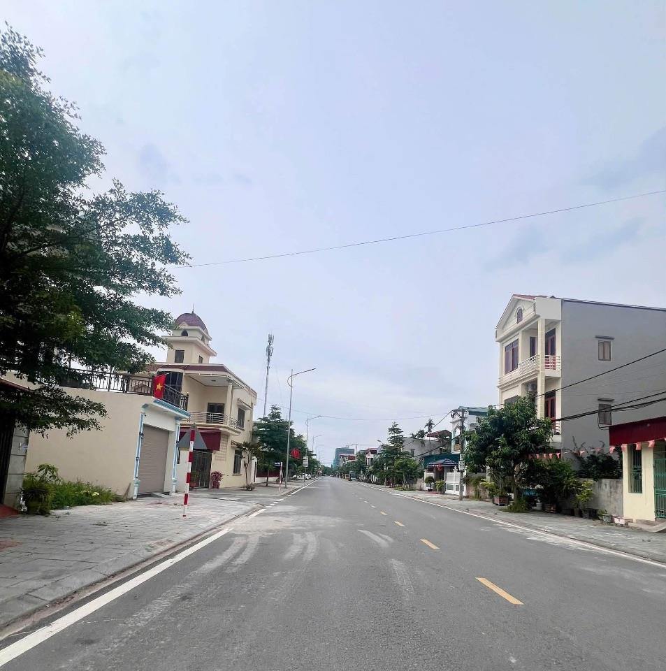 Bán nhà phố Văn Giang hàng hót