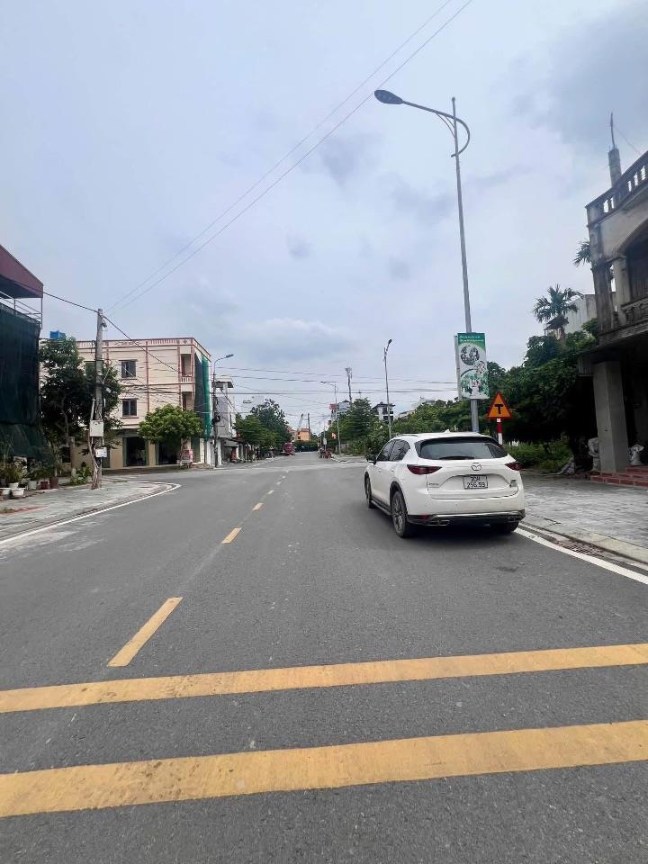Bán nhà phố Văn Giang hàng hót