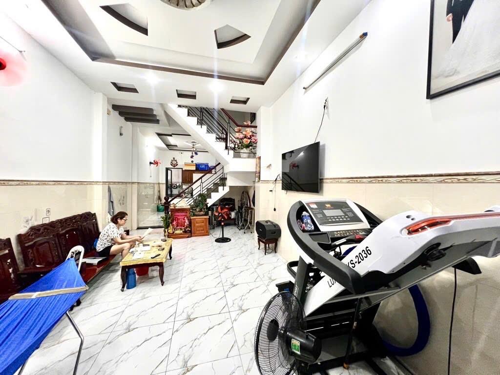 Bán nhà phố mặt tiền hẻm Lê Văn Lương, đường ô tô tránh - 11.99 tỷ
