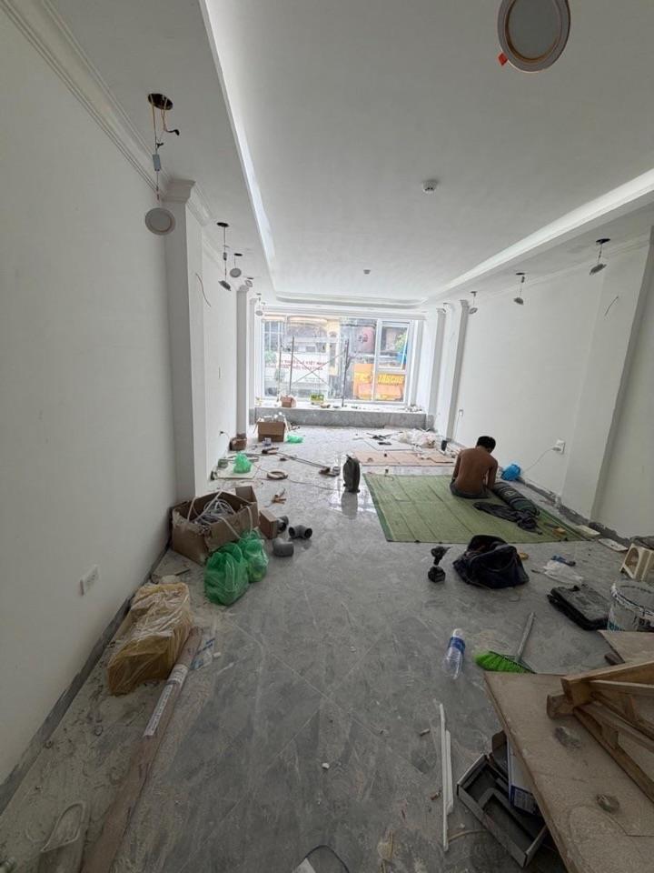 Mặt phố Thái Thịnh, 49m2, giá: 48 tỷ