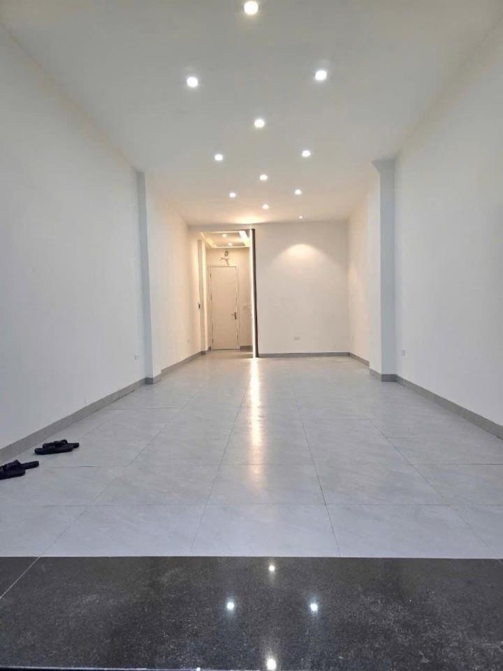 Nhà mặt phố Đông Các, 60.1m2, giá: 32,8 tỷ