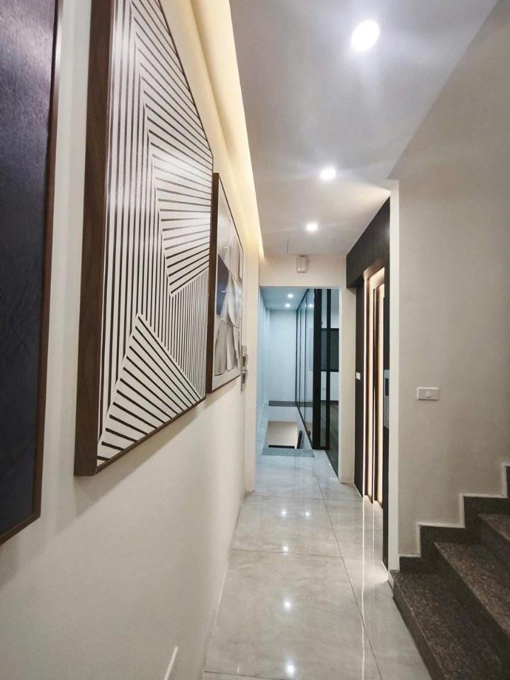 Nhà mặt phố Đông Các, 60.1m2, giá: 32,8 tỷ