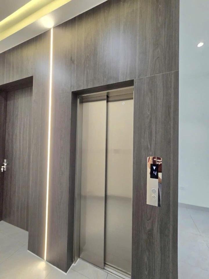 Nhà mặt phố Đông Các, 60.1m2, giá: 32,8 tỷ