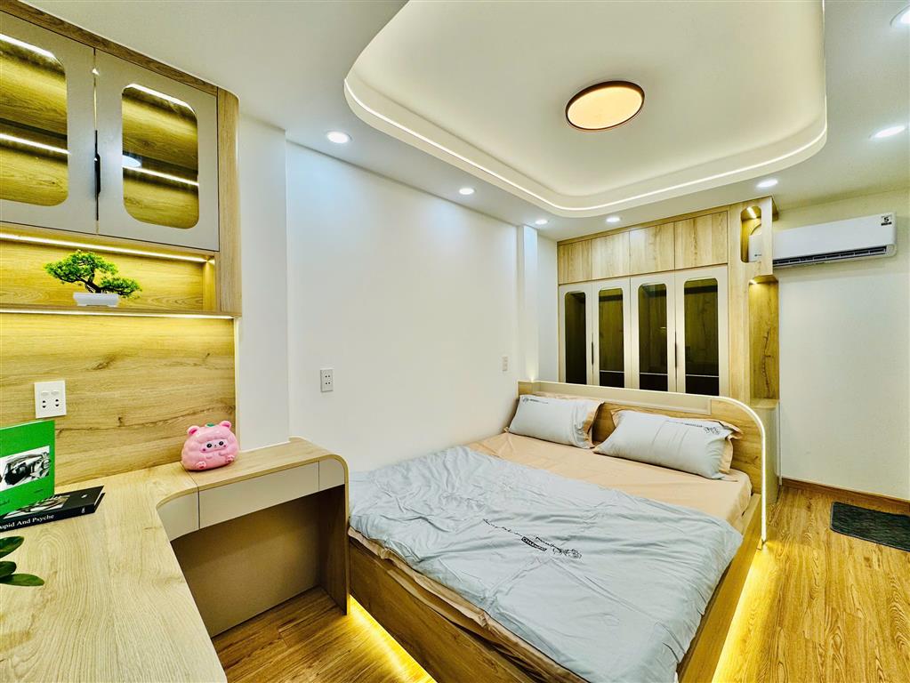 Nhà đẹp Bình Thạnh - 4 tầng – sau lưng dãy mặt tiền Trần Bình Trọng
