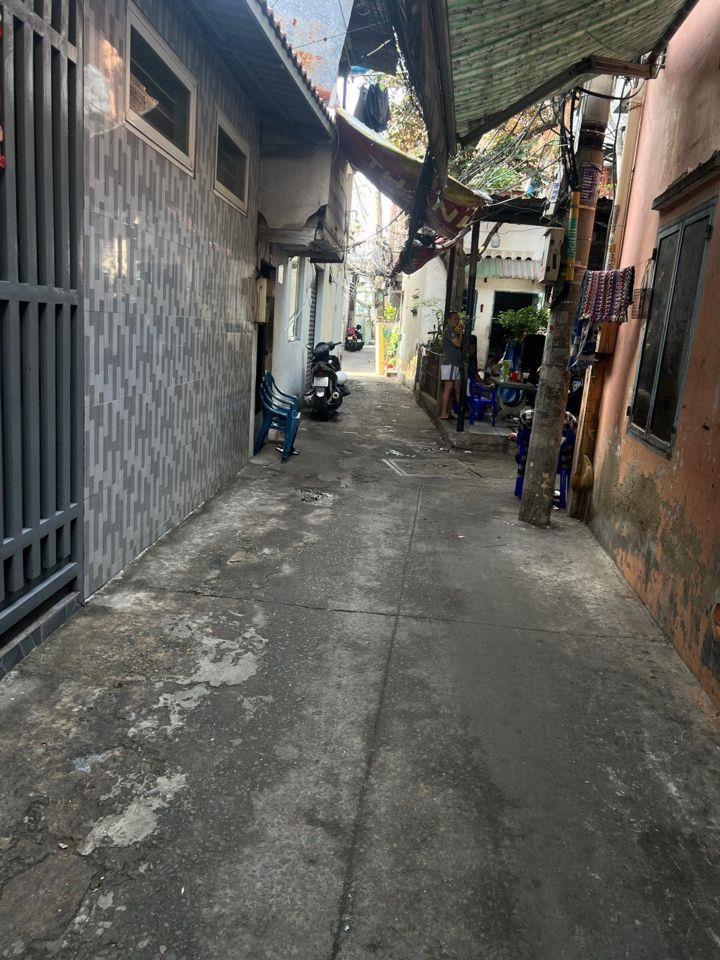 Nhà hẻm Phạm Thế Hiển, ngay cầu Nguyễn Văn Cừ , phường 1, Quận 8,  3 tầng , 5.8 x 12m, 7 tỷ 2 