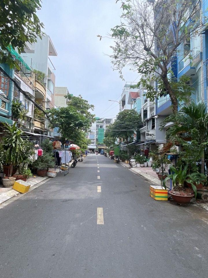 Nhà mới xây 4 tầng mặt tiền kinh doanh, đường 14, sát đường Phạm Hùng, Q.8, 67 m2, xe hơi đậu trong nhà, 8.x tỷ