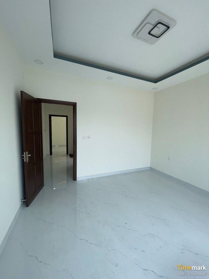 Nhà mới đẹp Phạm Thế Hiển, hẻm xe hơi, phường Chánh Hưng, quận 8, 4 tầng, 4.35x 14 m, 4 PN, 4 WC, 8.x ti