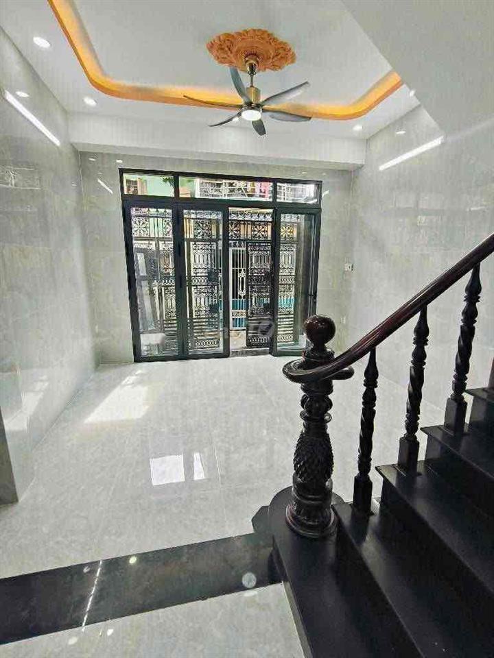 BÁN NHÀ 4 TẦNG GẦN PARCMALL CAO LỖ - QUẬN 8 - 5 PN - NGỘP CHỈ 6,9 Tỷ