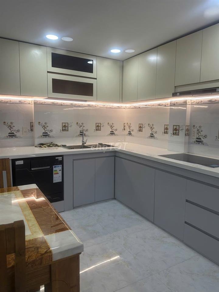 Bán nhà Quang Trung Gò Vấp 48m2 4 tầng 4 PN 4WC có sân đậu xe máy