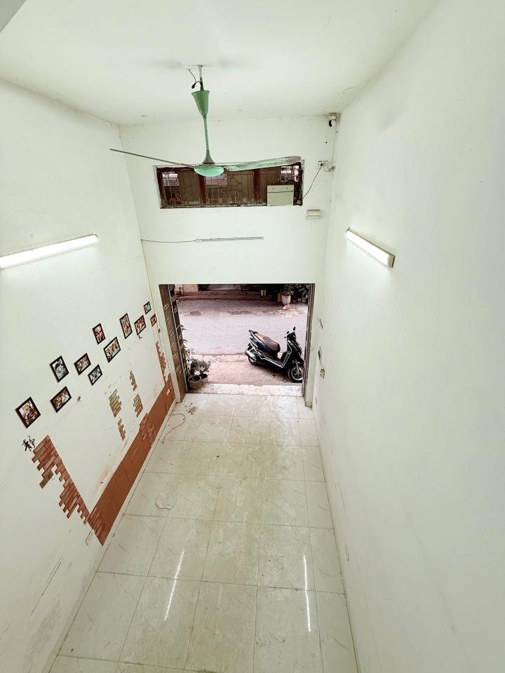 Bán nhà 4 tầng 27m2 khu Văn Miếu - Quốc Tử Giám, Đống Đa, giá 11 tỷ sổ đỏ chính chủ