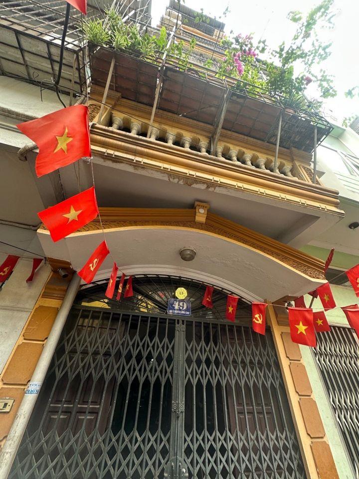 Bán nhà Đống Đa mới sửa sang ở ngay, 40m2 x 5 tầng, mặt tiền 3m, sổ đỏ chính chủ, giá 10.5 tỷ