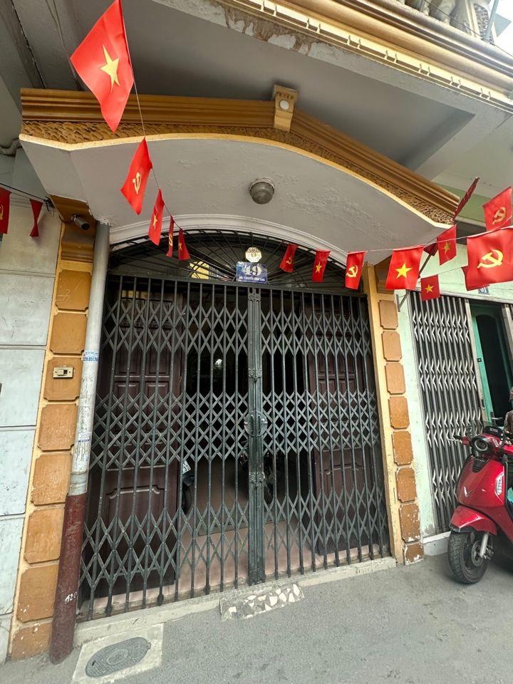 Bán nhà Đống Đa mới sửa sang ở ngay, 40m2 x 5 tầng, mặt tiền 3m, sổ đỏ chính chủ, giá 10.5 tỷ