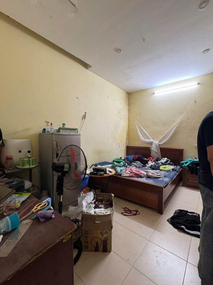 Bán nhà 3 tầng tại Văn Miếu - Quốc Tử Giám, Đống Đa, 43m2, sổ đỏ chính chủ, giá 8.7 tỷ