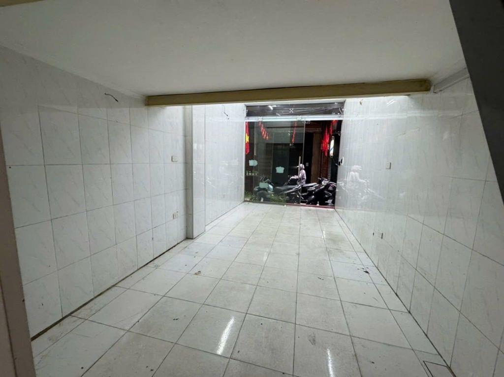 Bán nhà khu Văn Miếu - Quốc Tử Giám, Đống Đa: 22m2 (sổ 30m2), 3 tầng, giá 8 tỷ