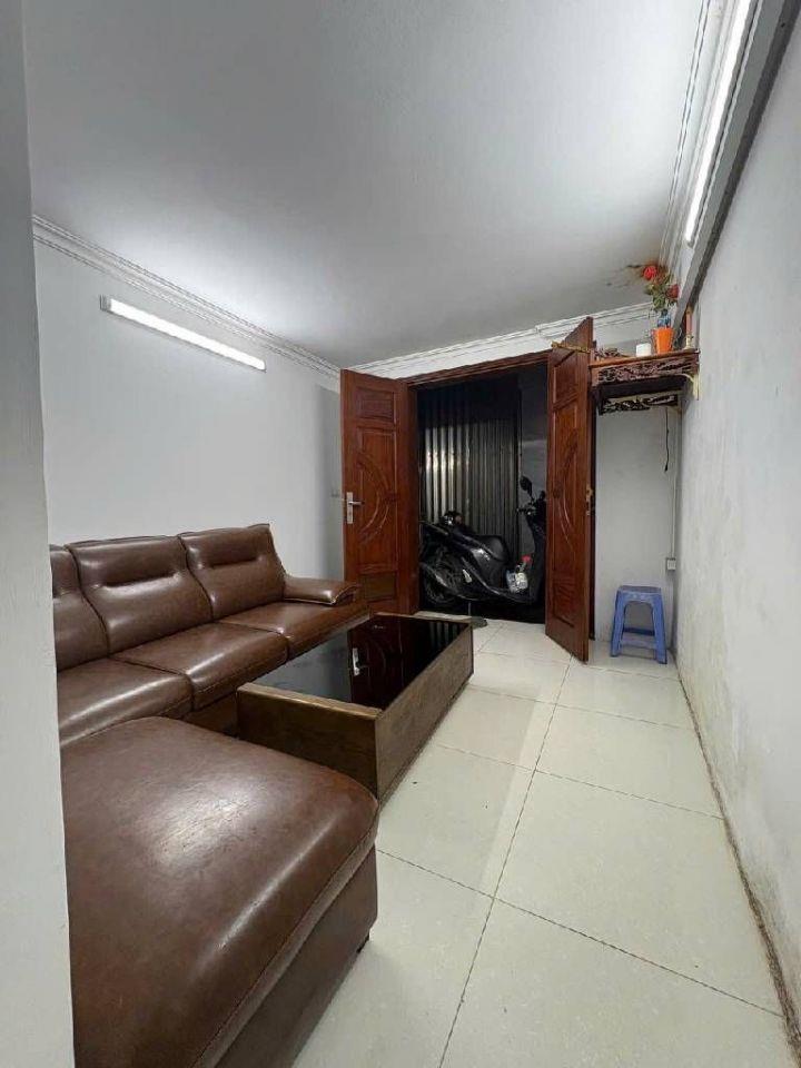 Nhà mặt ngõ thông thoáng cần sang tay 65m2 , giá 3.65 tỷ, sổ đỏ chính chủ