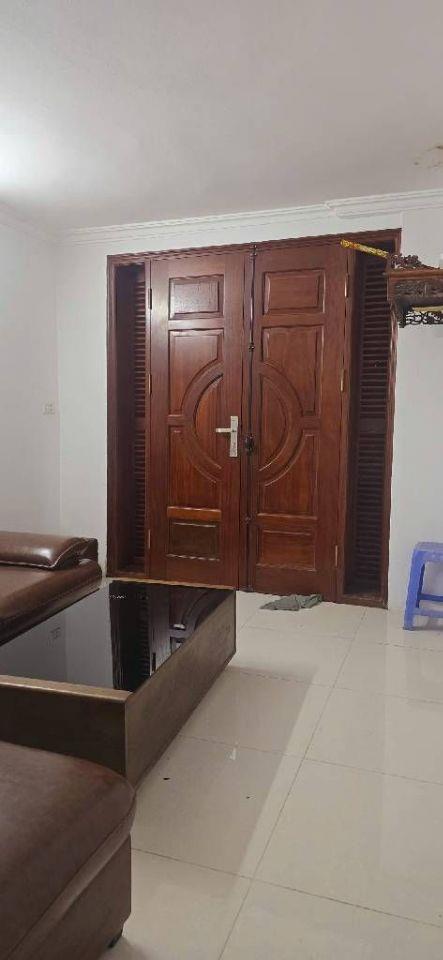 Nhà mặt ngõ thông thoáng cần sang tay 65m2 , giá 3.65 tỷ, sổ đỏ chính chủ