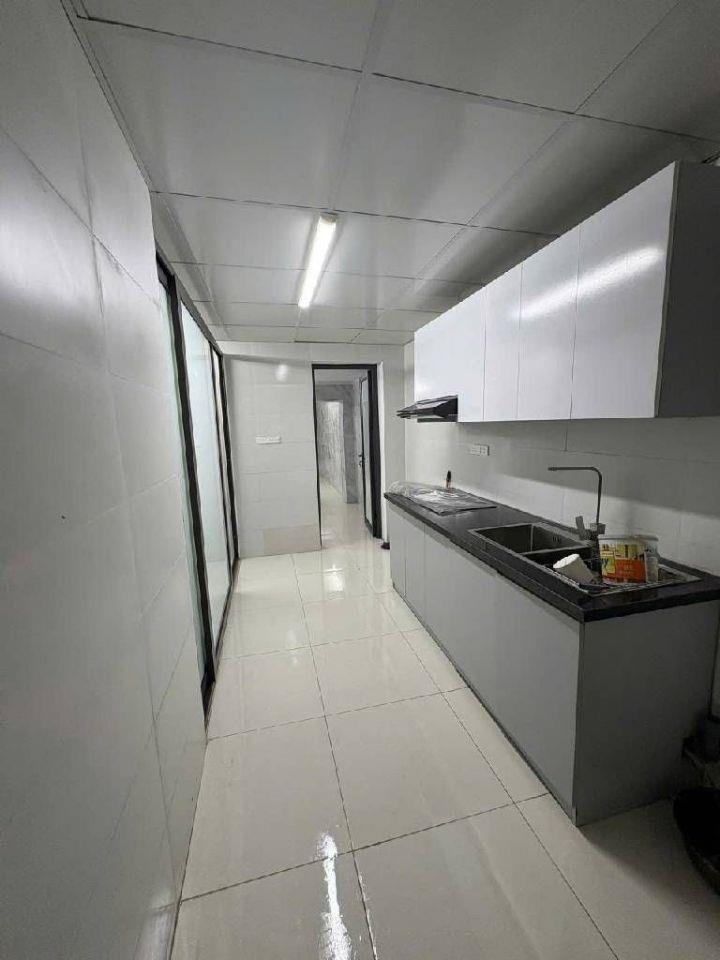 Nhà mặt ngõ thông thoáng cần sang tay 65m2 , giá 3.65 tỷ, sổ đỏ chính chủ
