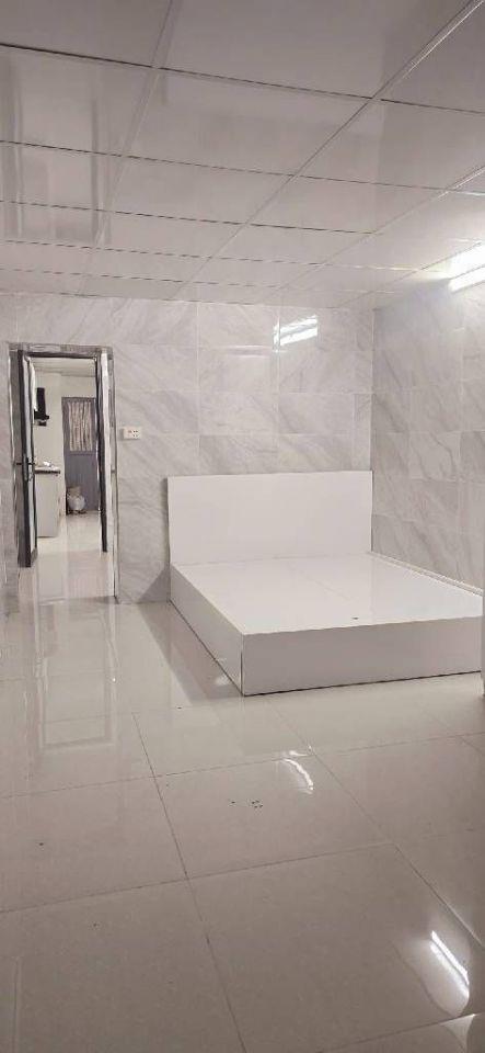 Nhà mặt ngõ thông thoáng cần sang tay 65m2 , giá 3.65 tỷ, sổ đỏ chính chủ