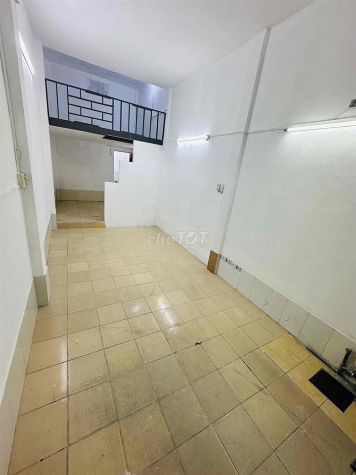 CHO THUÊ NGUYÊN CĂN 30m2 HẺM THÔNG, SÁT HẺM XE HƠI CHỈ 6.5tr