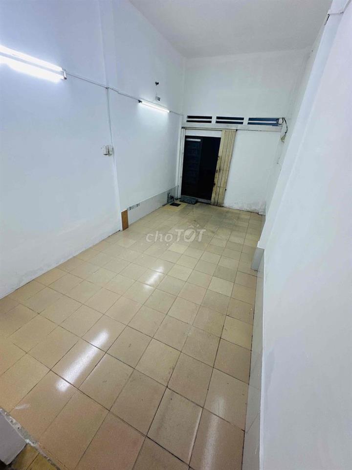CHO THUÊ NGUYÊN CĂN 30m2 HẺM THÔNG, SÁT HẺM XE HƠI CHỈ 6.5tr