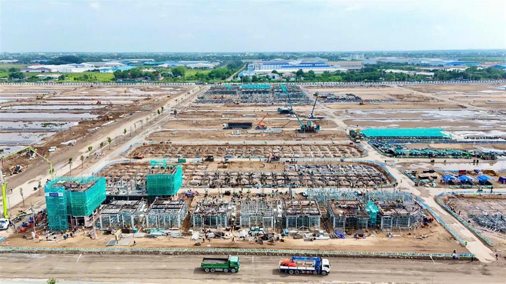 Chỉ 900Tr Sở Hữu Nhà Phố Vinhomes Hóc Môn 1 Trệt 3 Lầu Sổ Hồng Riêng

Mô tả: